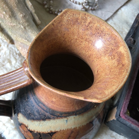 S.W. Abstract pitcher - Picture 3 of 4